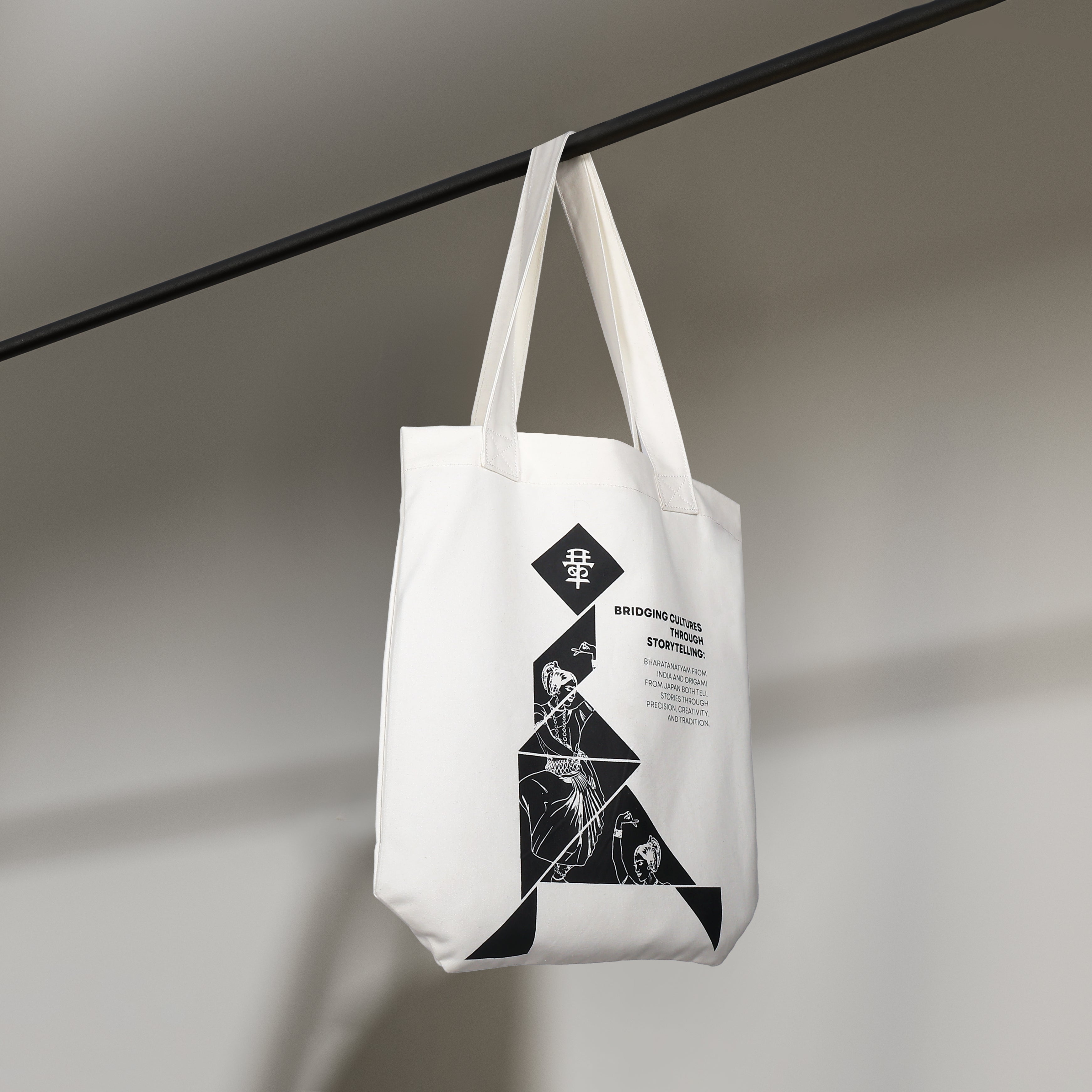 CLASSICAL TOTE BAG